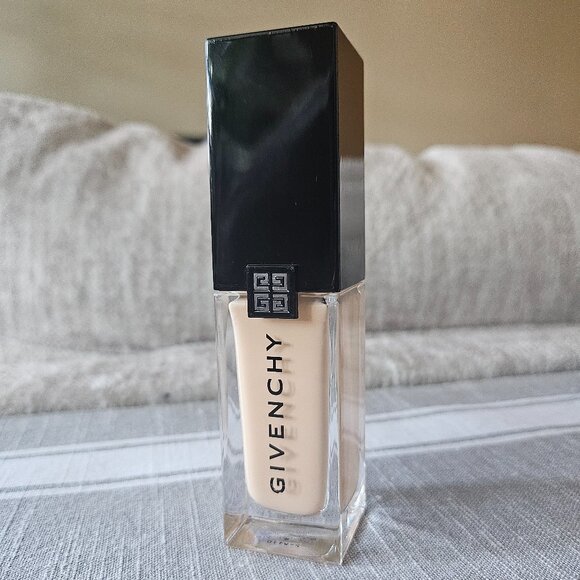 Givenchy Prism Libre Glow Foundation - Picture 1 of 3